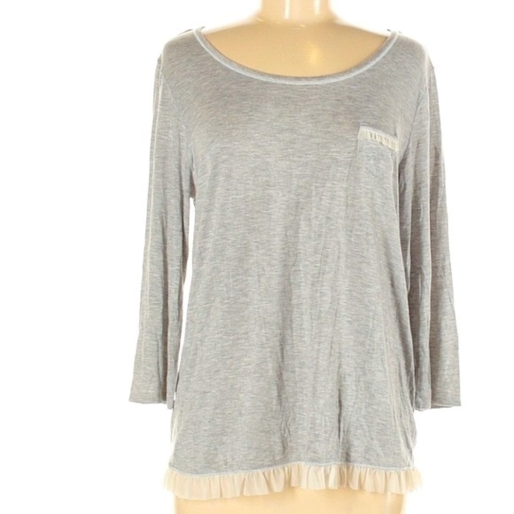 Layla size M gray 3/4 sleeve ruffle hem knit top